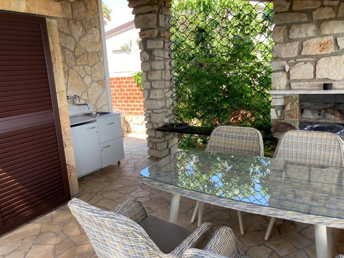 Karigador Beach House Kültér fotó